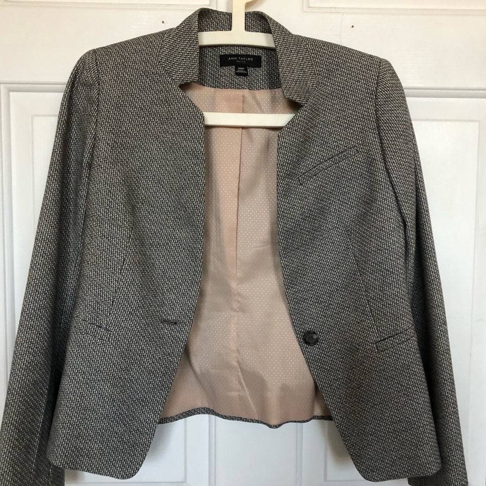 Ann Taylor Gray Wool Matching Suit Set!